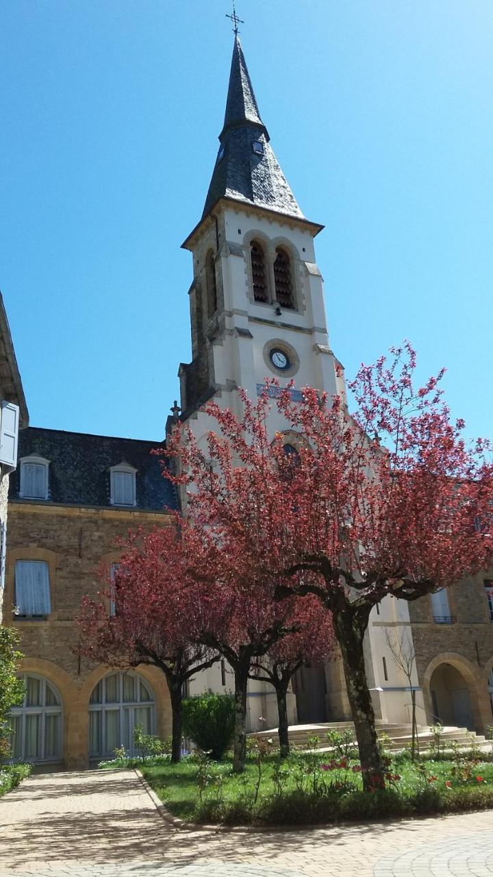 Accueil Du Couvent De Malet Hotel Saint-Côme-dʼOlt Buitenkant foto